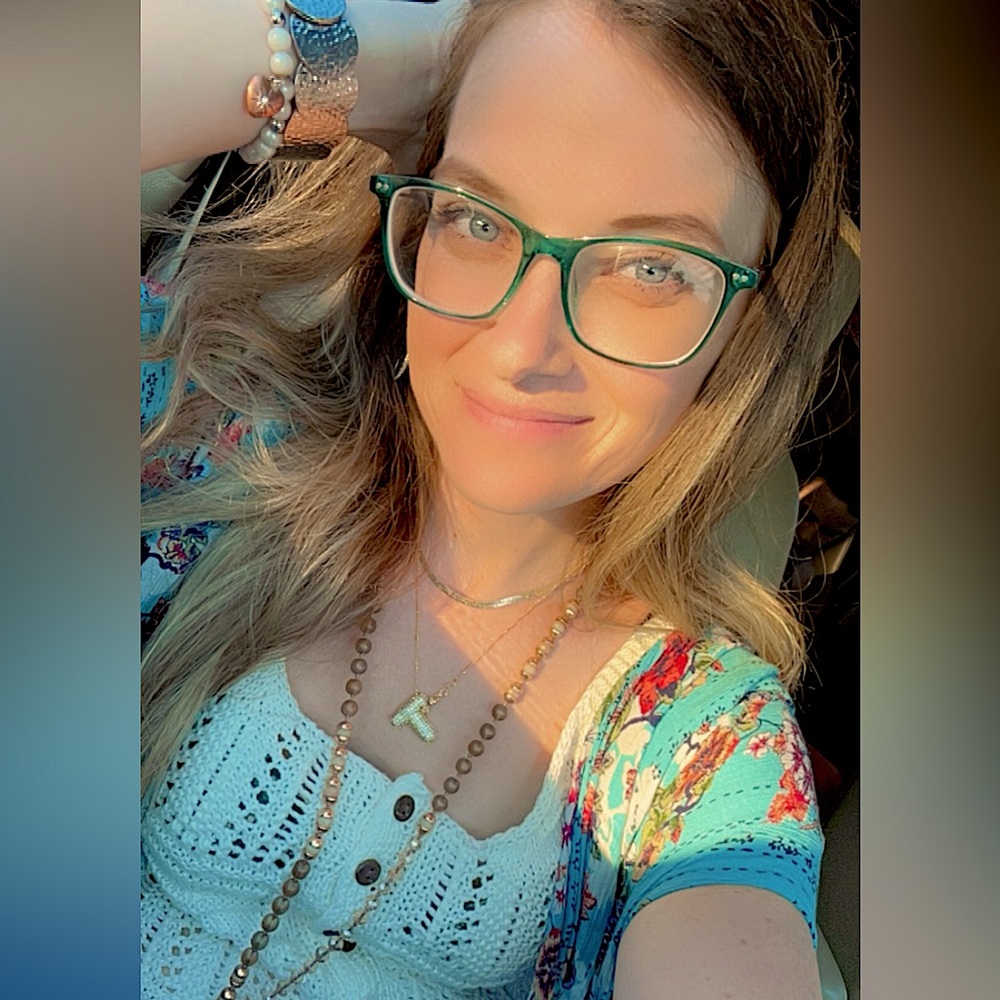 Meet Your Posher, Tonya
